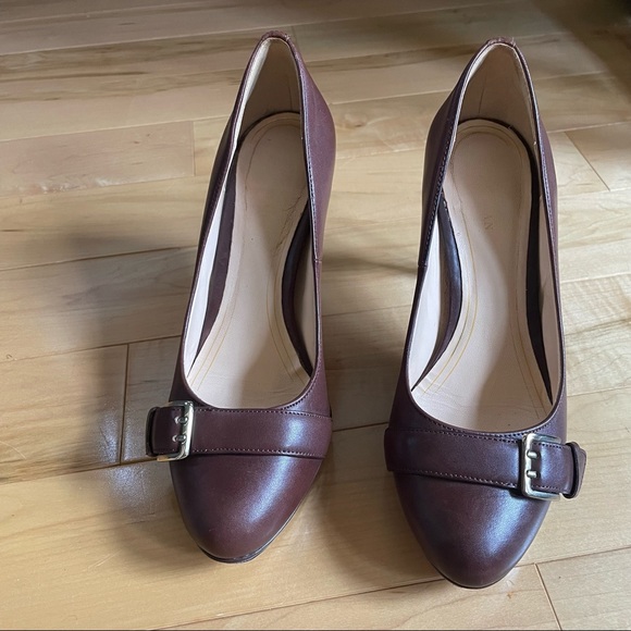 Cole Haan Pump with NikeAir Soles - Chocolate Brown, Size 7 - Picture 2 of 8